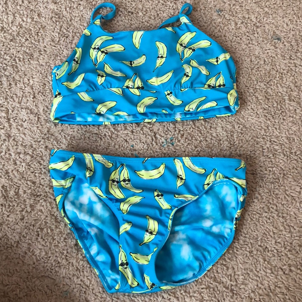Reversible bathing suit